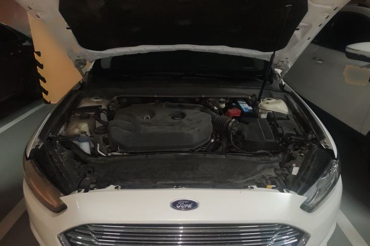 Used Ford Mondeo 2013 2.0L GTDi 200 Fashion Edition Engine Bay