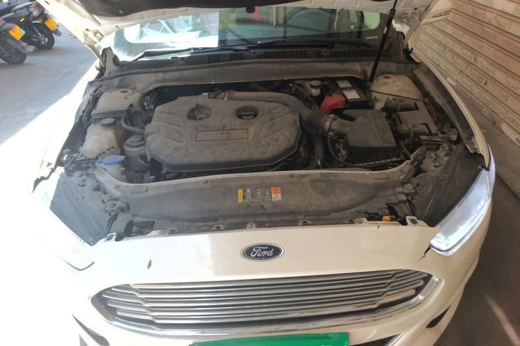 Used Ford Mondeo 2013 2.0L GTDi 200 Fashion Edition Engine Bay