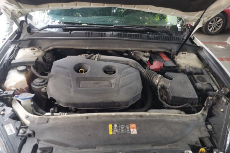 Used Ford Mondeo 2013 2.0L GTDi 200 Fashion Edition Engine Bay