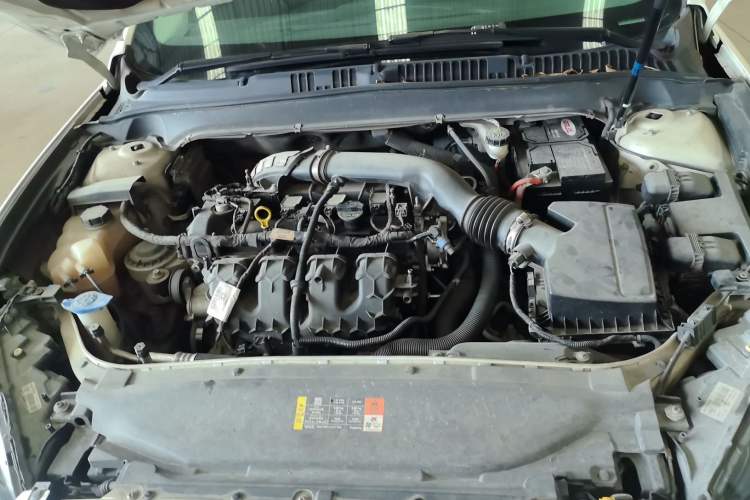 Used Ford Mondeo 2013 2.0L GTDi 200 Fashion Edition Engine Bay