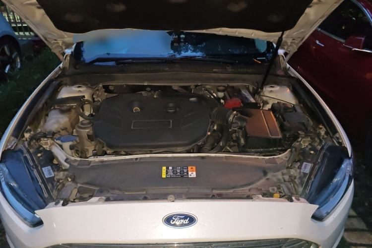 Used Ford Mondeo 2013 2.0L GTDi 200 Fashion Edition Engine Bay