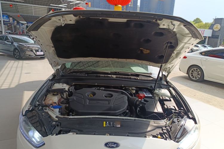 Used Ford Mondeo 2013 2.0L GTDi 200 Fashion Edition Engine Bay