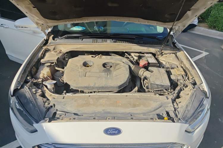 Used Ford Mondeo 2013 2.0L GTDi 200 Fashion Edition Engine Bay