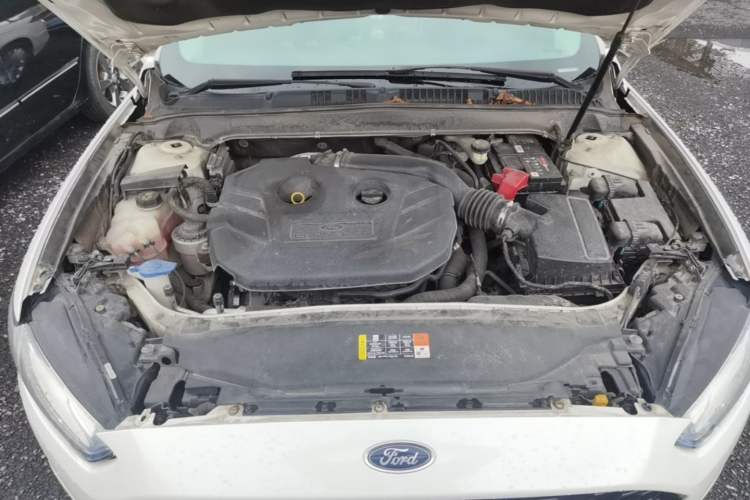Used Ford Mondeo 2013 2.0L GTDi 200 Fashion Edition Engine Bay