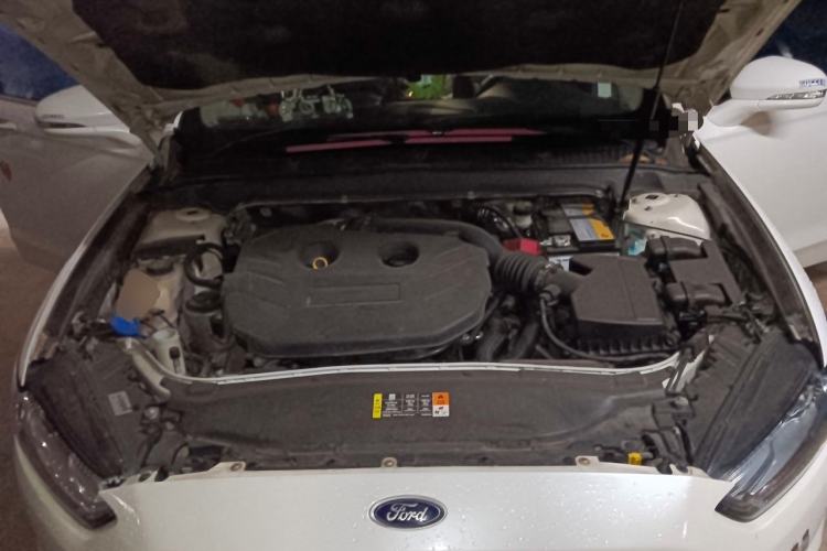 Used Ford Mondeo 2013 2.0L GTDi 200 Luxury Model Engine Bay