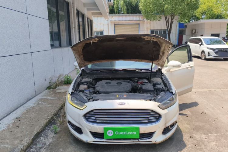 Used Ford Mondeo 2013 2.0L GTDi 200 Luxury Model Engine Bay