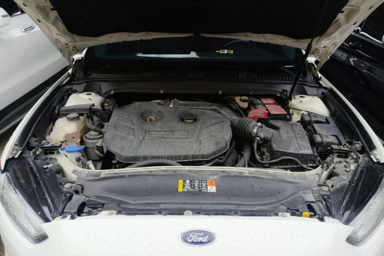 Used Ford Mondeo 2013 2.0L GTDi 200 Fashion Edition Engine Bay