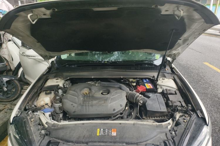 Used Ford Mondeo 2013 2.0L GTDi 200 Fashion Edition Engine Bay