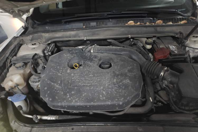 Used Ford Mondeo 2013 2.0L GTDi240 Luxury Sport Model Engine Bay