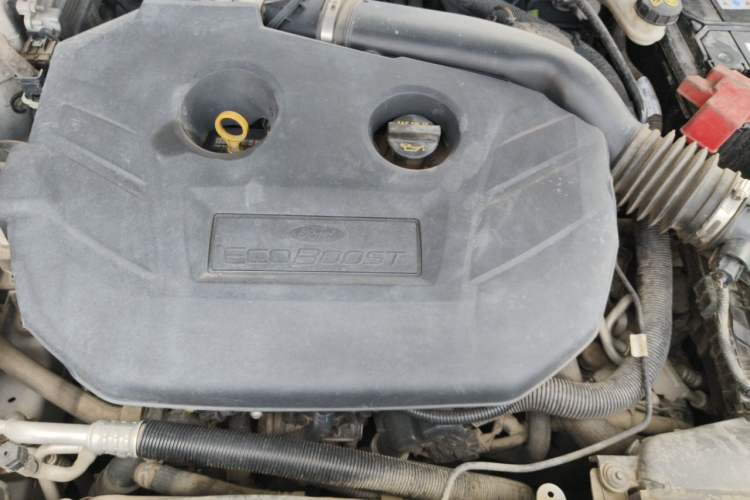 Used Ford Mondeo 2013 2.0L GTDi 200 Luxury Model Engine Bay