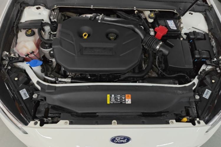 Used Ford Mondeo 2013 2.0L GTDi 200 Fashion Edition Engine Bay
