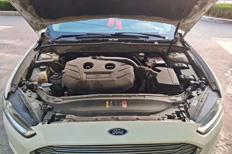 Used Ford Mondeo 2013 2.0L GTDi 200 Fashion Edition Engine Bay