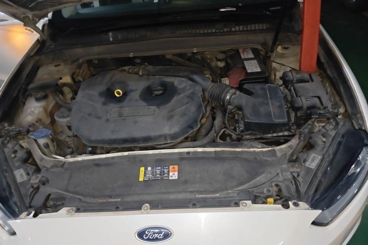 Used Ford Mondeo 2013 2.0L GTDi 200 Fashion Edition Engine Bay