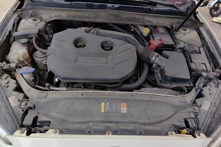 Used Ford Mondeo 2013 2.0L GTDi 200 Fashion Edition Engine Bay