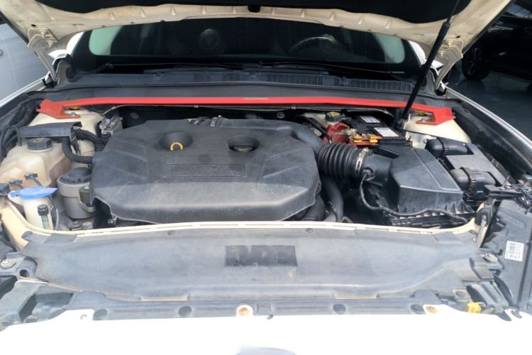 Used Ford Mondeo 2013 2.0L GTDi240 Luxury Sport Model Engine Bay