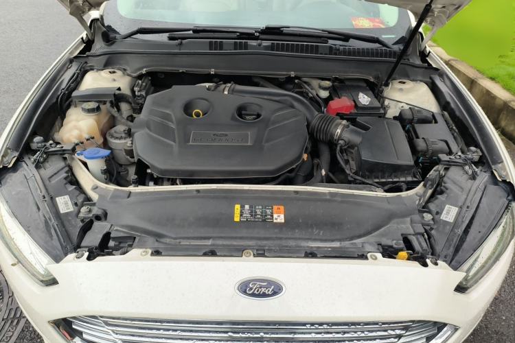 Used Ford Mondeo 2013 2.0L GTDi 200 Luxury Model Engine Bay