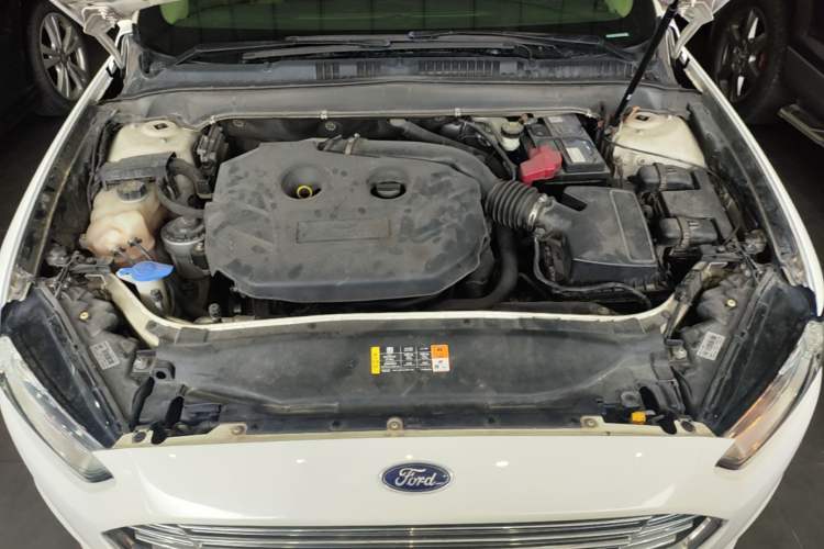 Used Ford Mondeo 2013 2.0L GTDi 200 Fashion Edition Engine Bay