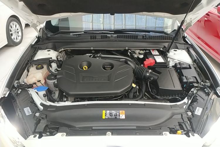 Used Ford Mondeo 2013 2.0L GTDi 200 Luxury Model Engine Bay