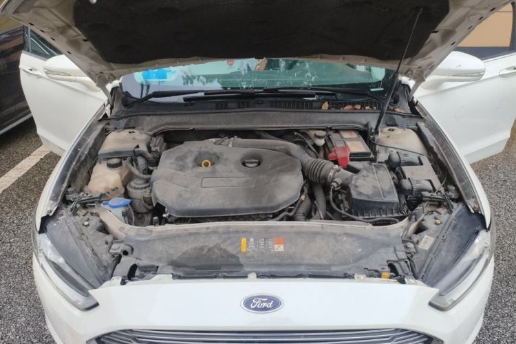 Used Ford Mondeo 2013 2.0L GTDi 200 Fashion Edition Engine Bay