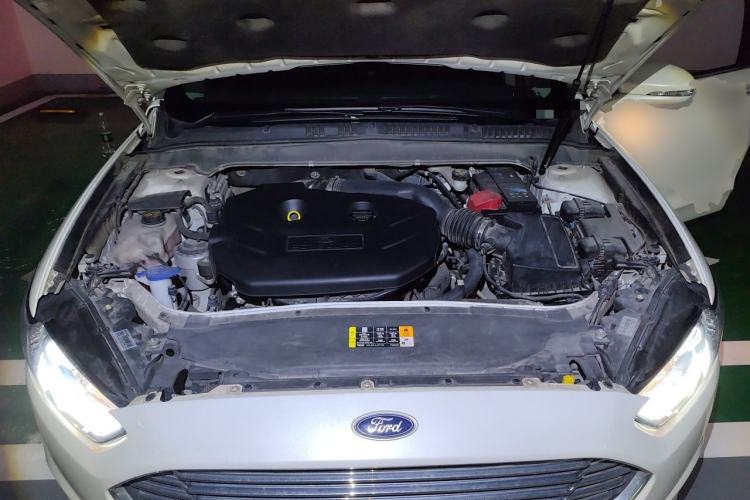 Used Ford Mondeo 2013 2.0L GTDi 200 Fashion Edition Engine Bay