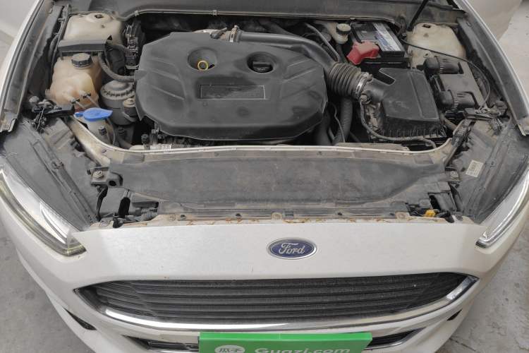 Used Ford Mondeo 2013 2.0L GTDi 200 Luxury Model Engine Bay