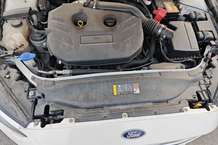 Used Ford Mondeo 2013 2.0L GTDi 200 Fashion Edition Engine Bay
