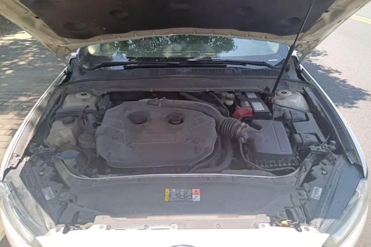 Used Ford Mondeo 2013 2.0L GTDi 200 Fashion Edition Engine Bay