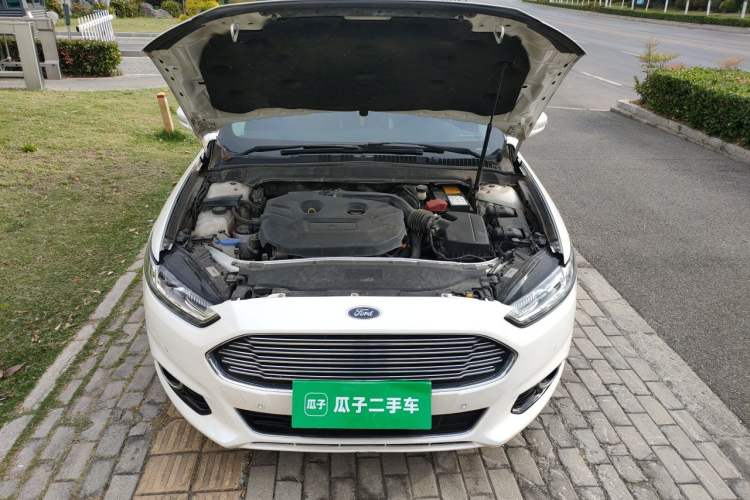 Used Ford Mondeo 2013 2.0L GTDi240 Flagship Edition Engine Bay