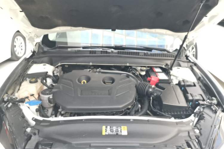 Used Ford Mondeo 2013 2.0L GTDi240 Luxury Sport Model Engine Bay