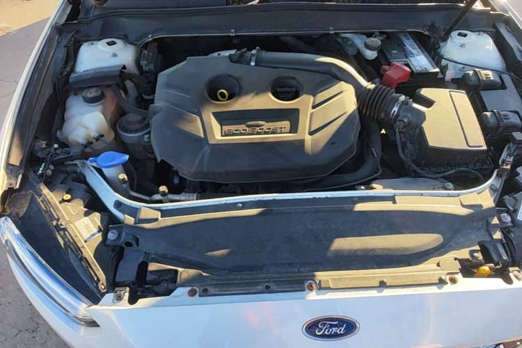 Used Ford Mondeo 2013 2.0L GTDi 200 Fashion Edition Engine Bay