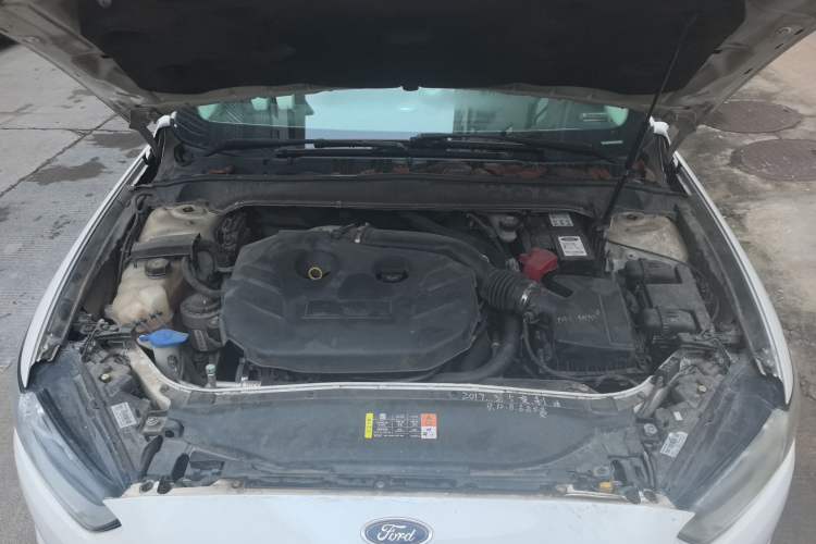 Used Ford Mondeo 2013 2.0L GTDi 200 Fashion Edition Engine Bay