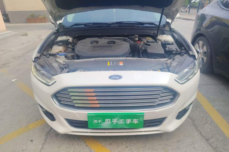 Used Ford Mondeo 2013 2.0L GTDi 200 Luxury Model Engine Bay