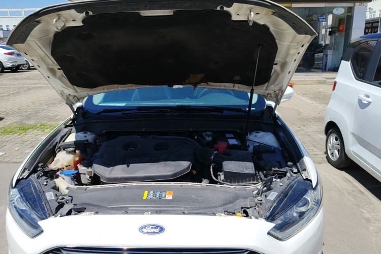 Used Ford Mondeo 2013 2.0L GTDi 200 Fashion Edition Engine Bay