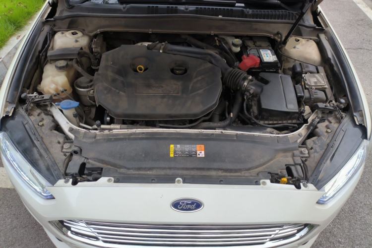 Used Ford Mondeo 2013 2.0L GTDi 200 Fashion Edition Engine Bay