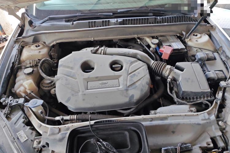 Used Ford Mondeo 2013 2.0L GTDi 200 Luxury Model Engine Bay