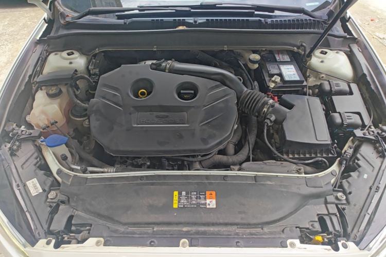 Used Ford Mondeo 2013 2.0L GTDi 200 Luxury Model Engine Bay