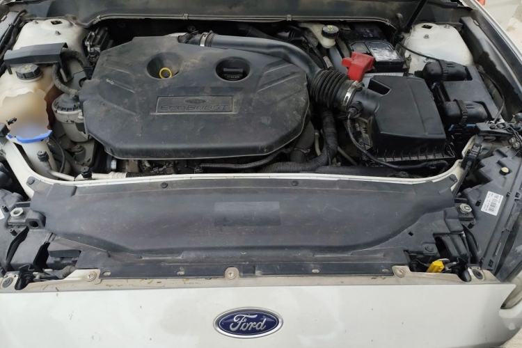 Used Ford Mondeo 2013 2.0L GTDi 200 Fashion Edition Engine Bay