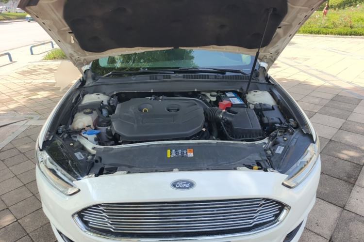 Used Ford Mondeo 2013 2.0L GTDi 200 Fashion Edition Engine Bay