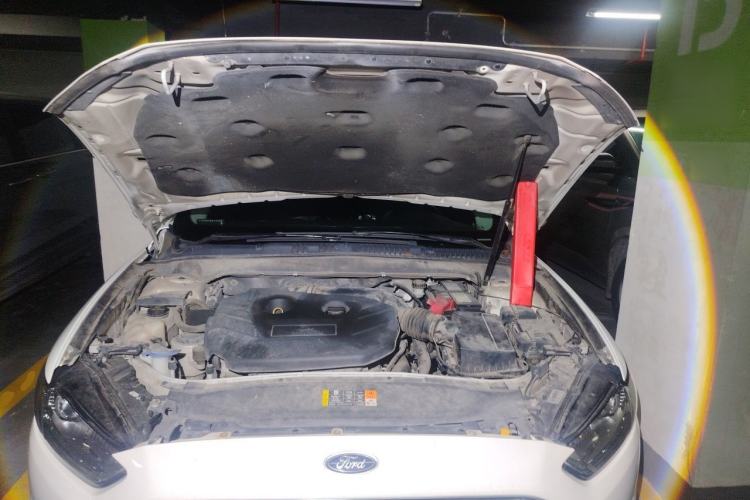 Used Ford Mondeo 2013 2.0L GTDi 200 Luxury Model Engine Bay