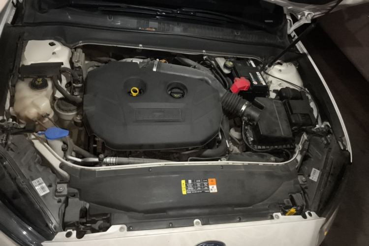 Used Ford Mondeo 2013 2.0L GTDi 200 Luxury Model Engine Bay