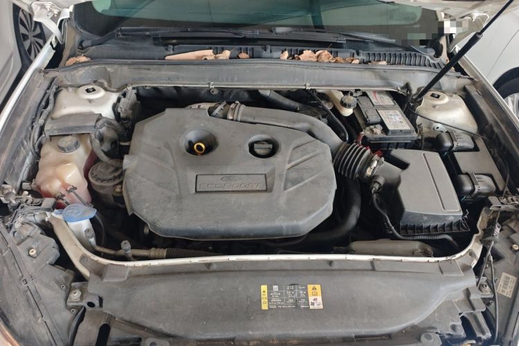 Used Ford Mondeo 2013 2.0L GTDi 200 Fashion Edition Engine Bay