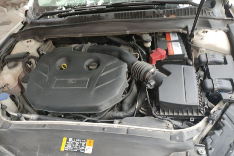 Used Ford Mondeo 2013 2.0L GTDi 200 Luxury Model Engine Bay