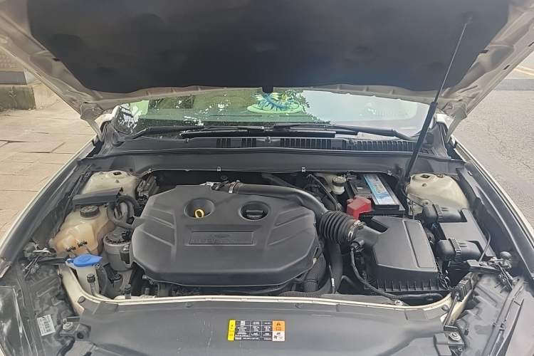 Used Ford Mondeo 2013 2.0L GTDi 200 Fashion Edition Engine Bay