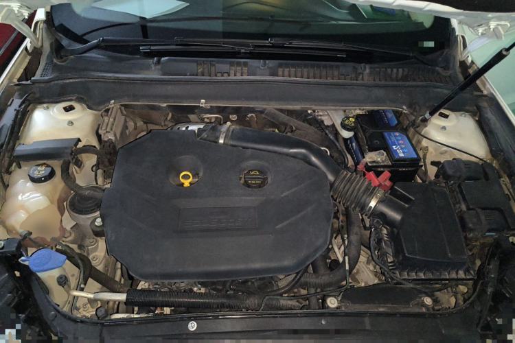 Used Ford Mondeo 2013 2.0L GTDi 200 Luxury Model Engine Bay