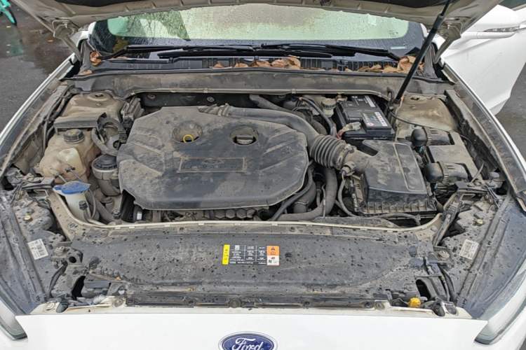 Used Ford Mondeo 2013 2.0L GTDi 200 Fashion Edition Engine Bay