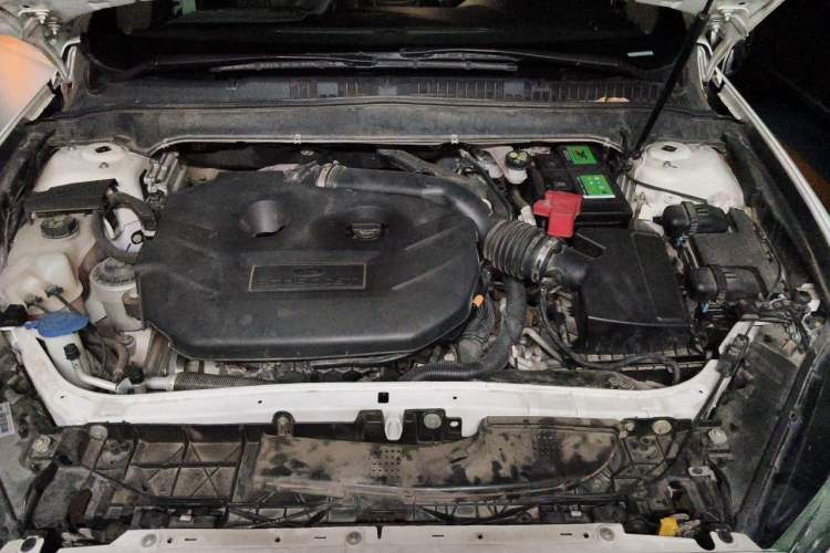 Used Ford Mondeo 2013 2.0L GTDi240 Luxury Sport Model Engine Bay