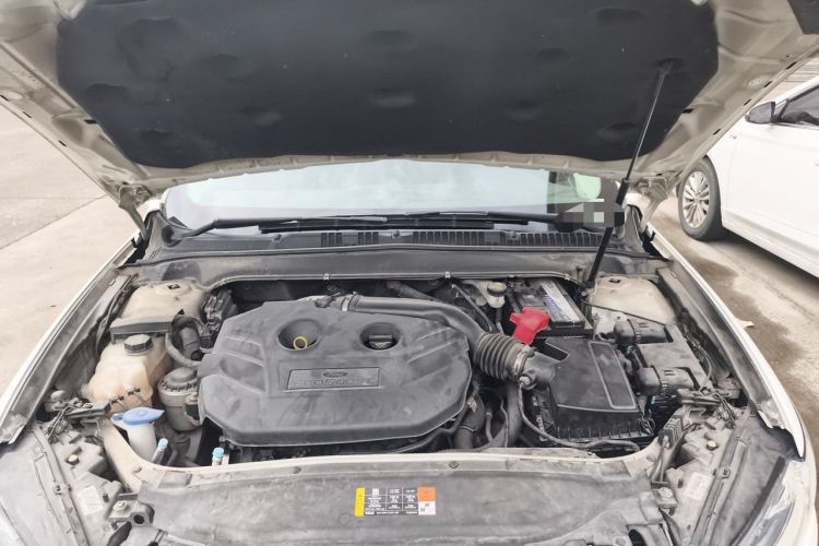 Used Ford Mondeo 2013 2.0L GTDi 200 Fashion Edition Engine Bay