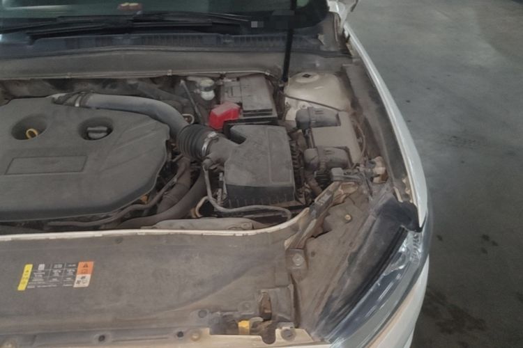 Used Ford Mondeo 2013 2.0L GTDi 200 Fashion Edition Engine Bay Left