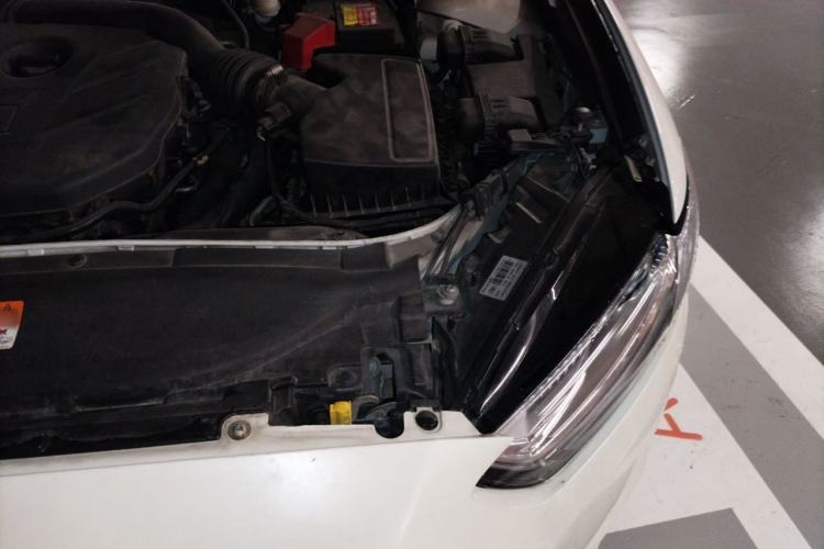 Used Ford Mondeo 2013 2.0L GTDi 200 Luxury Model Engine Bay Left