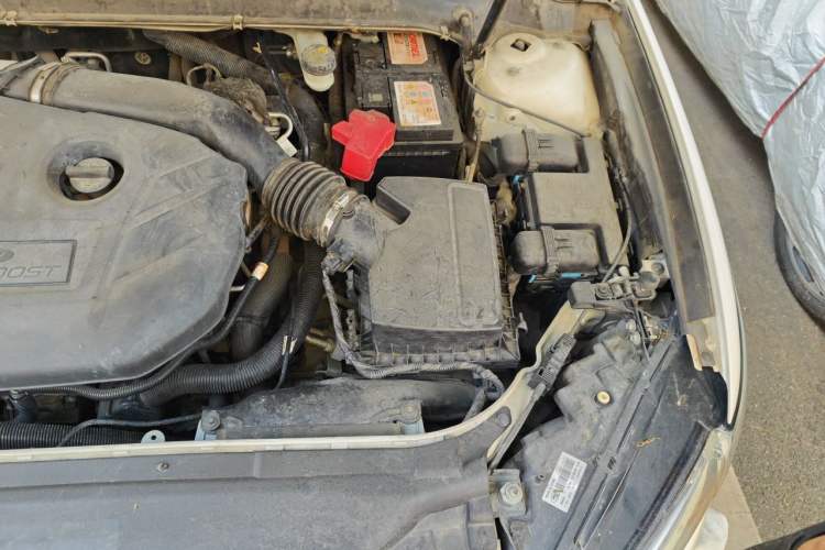 Used Ford Mondeo 2013 2.0L GTDi 200 Fashion Edition Engine Bay Left